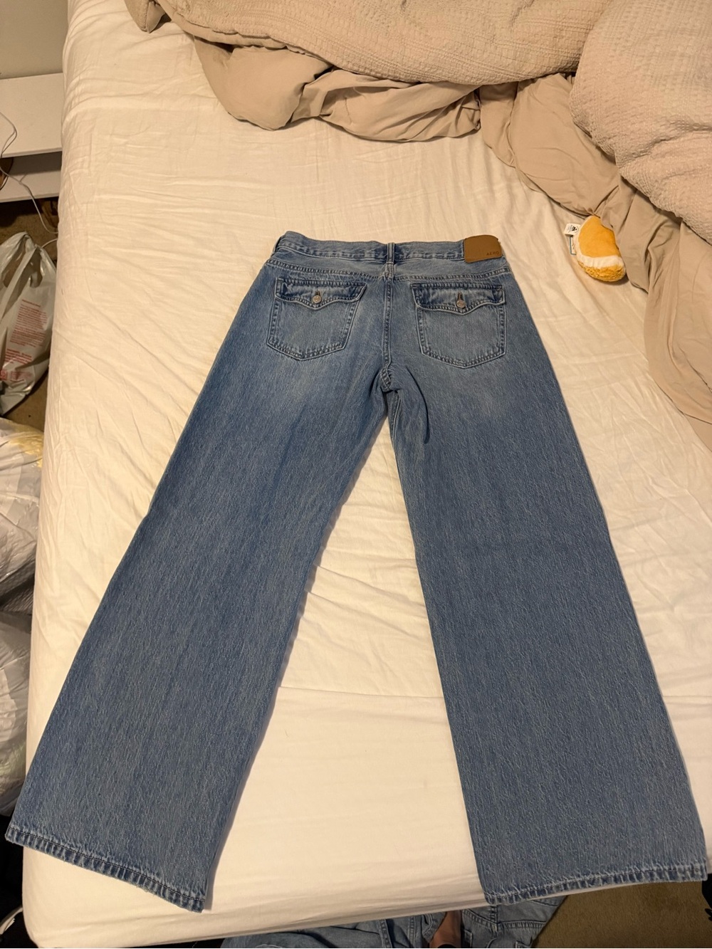 Aeropostale Wide-Leg Flare Jeans in Medium Blue Wash - Picture 2 of 2
